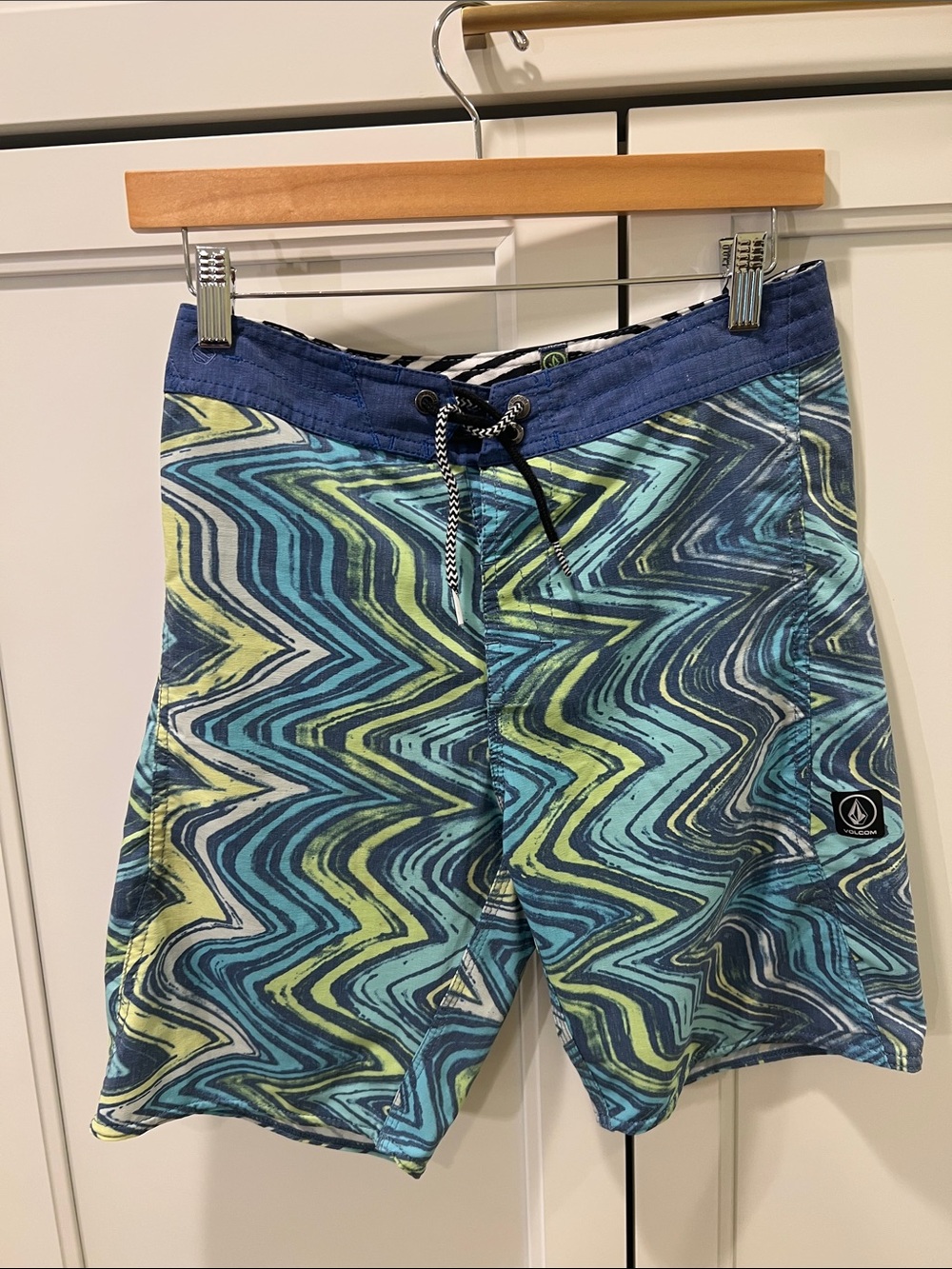 Volcom Blue and Lime Wave-Pattern Boardshorts